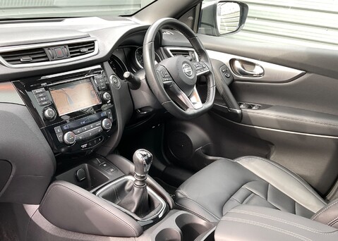 Nissan Qashqai DIG-T TEKNA PLUS 13