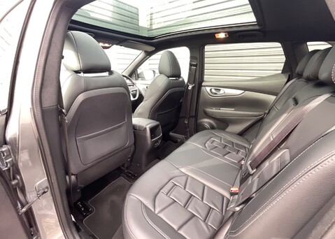 Nissan Qashqai DIG-T TEKNA PLUS 24