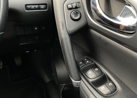 Nissan Qashqai DIG-T TEKNA PLUS 26