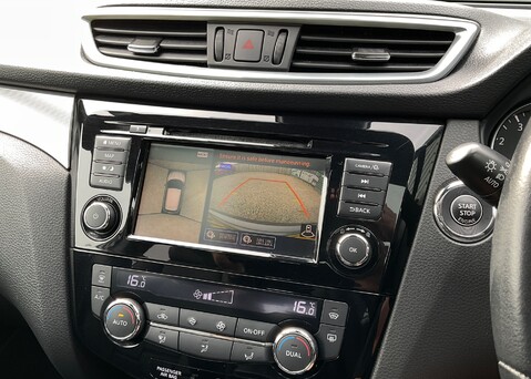 Nissan Qashqai DIG-T TEKNA PLUS 29