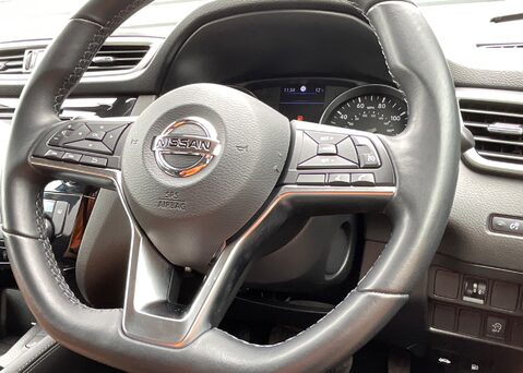 Nissan Qashqai 1.3DIG-T N-CONNECTA 22