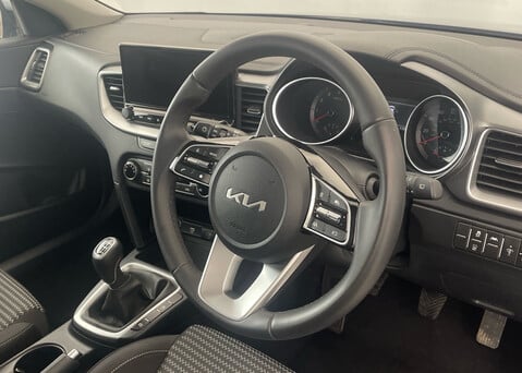 Kia Ceed Sportswagon 1.5T-GDi '2' ISG 9