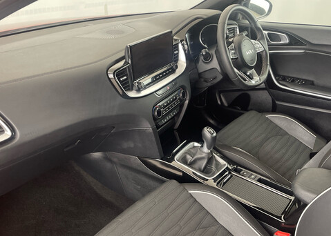 Kia Ceed 1.5T-GDi GT-LINE ISG 8