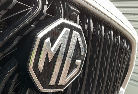 MG HS 1.5 T-GDI TROPHY