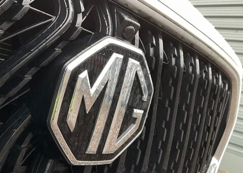 MG HS 1.5 T-GDI TROPHY 3