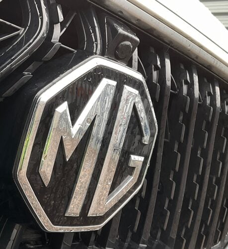 MG HS 1.5 T-GDI TROPHY