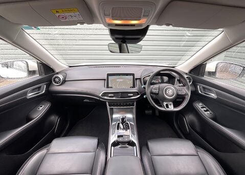 MG HS 1.5 T-GDI EXCITE PHEV 11