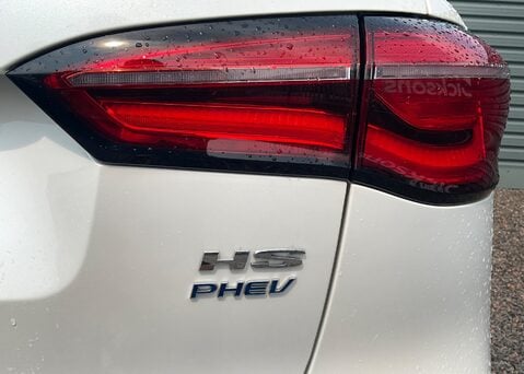 MG HS 1.5 T-GDI EXCITE PHEV 13