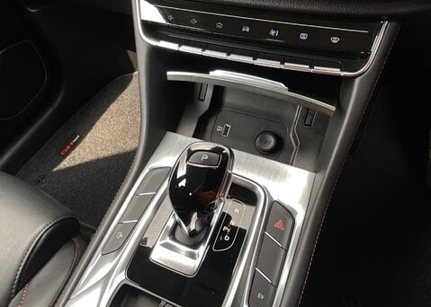 MG HS 1.5 T-GDI EXCITE PHEV 18