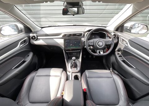 MG ZS EXCLUSIVE VTI-TECH 11
