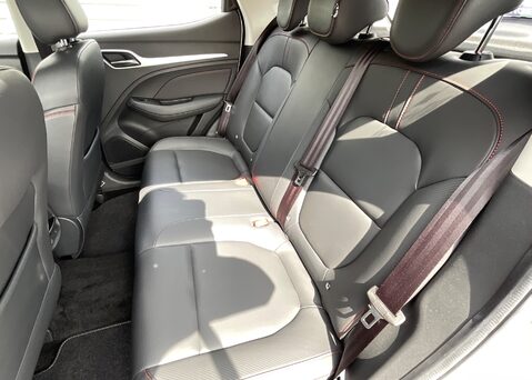 MG ZS EXCLUSIVE VTI-TECH 17