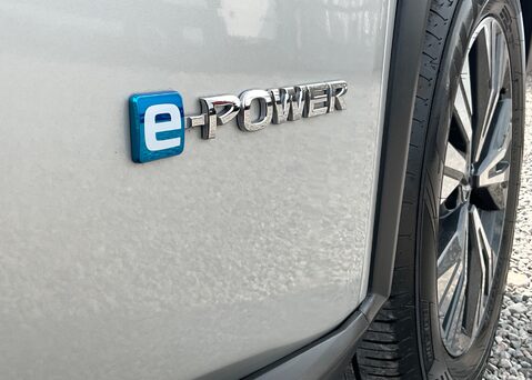 Nissan X-Trail E-4ORCE N-CONNECTA 6