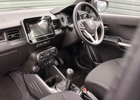 Suzuki Ignis SZ-T DUALJET MHEV 11