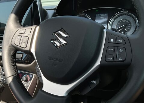 Suzuki S-Cross ULTRA ALLGRIP 22