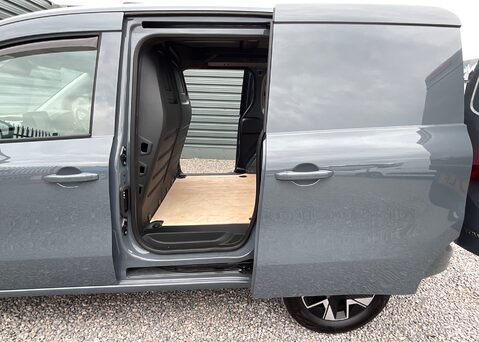 Nissan Townstar TEKNA PLUS L1 17