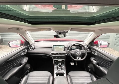 MG HS 1.5 T-GDI EXCLUSIVE PHEV 11