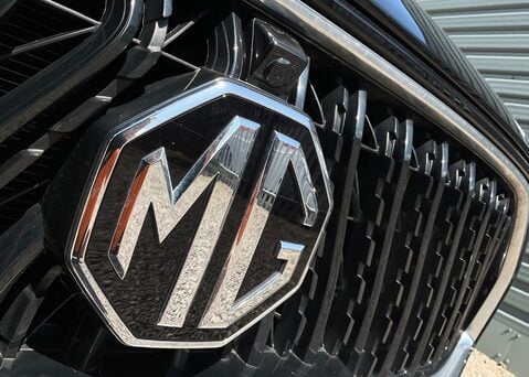 MG HS TROPHY 4