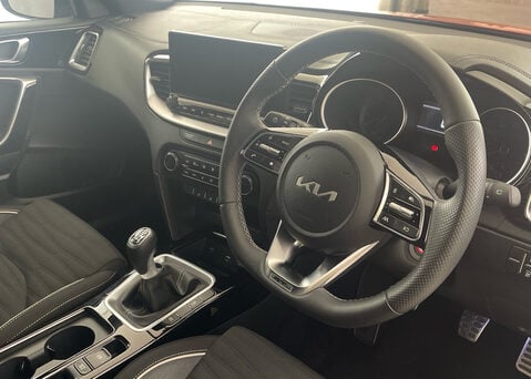 Kia Ceed 1.5T-GDi GT-LINE 138 ISG 8