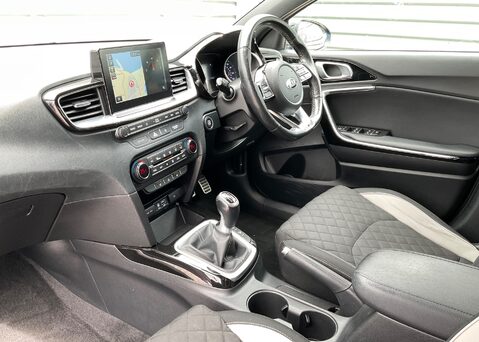 Kia Ceed 1.4 T-GDi GT-LINE ISG 7