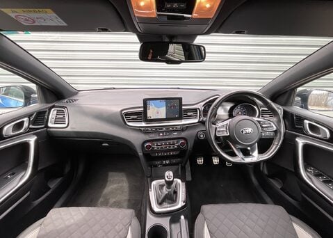 Kia Ceed 1.4 T-GDi GT-LINE ISG 15