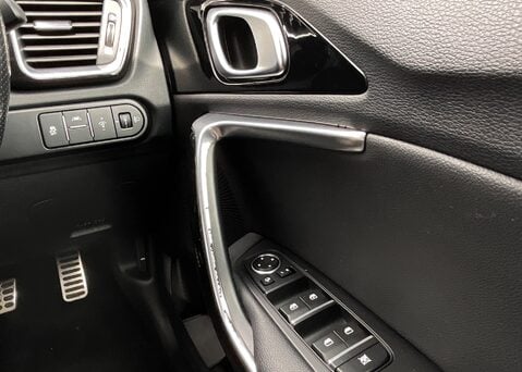 Kia Ceed 1.4 T-GDi GT-LINE ISG 21