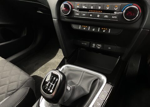 Kia Ceed 1.4 T-GDi GT-LINE ISG 23