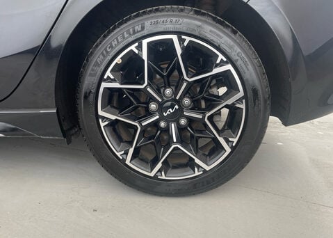 Kia Ceed 1.5 T-GDi GT-LINE ISG 15