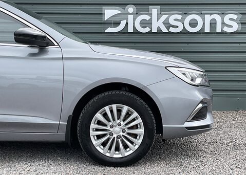 MG MG5 EXCLUSIVE 3