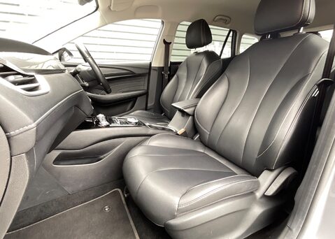 MG MG5 EXCLUSIVE 12