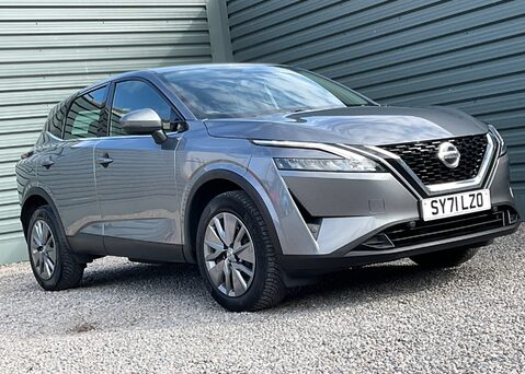 Nissan Qashqai DIG-T VISIA MHEV 8