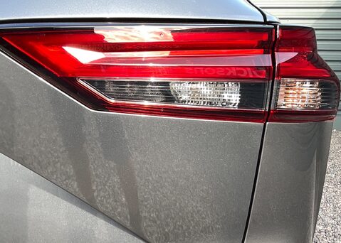 Nissan Qashqai DIG-T VISIA MHEV 16