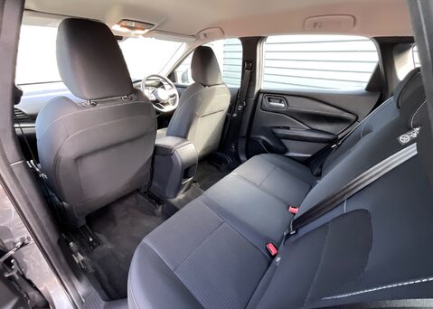 Nissan Qashqai DIG-T VISIA MHEV 18