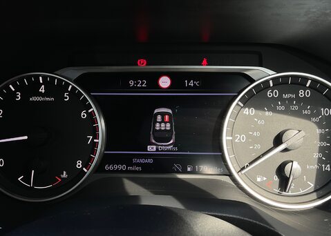 Nissan Qashqai DIG-T VISIA MHEV 19