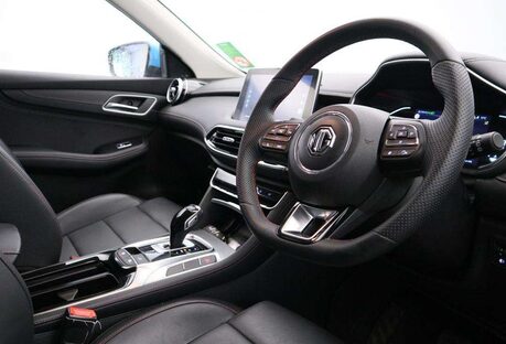 MG HS 1.5 T-GDI SE DCT