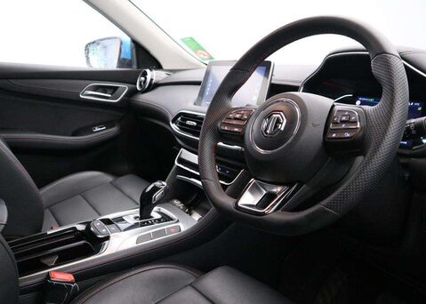 MG HS 1.5 T-GDI SE DCT 2