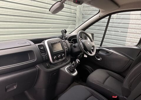 Nissan NV300 DCI tekna LH2 13