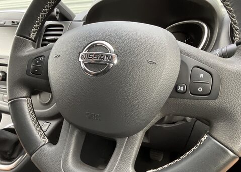 Nissan NV300 DCI tekna LH2 18