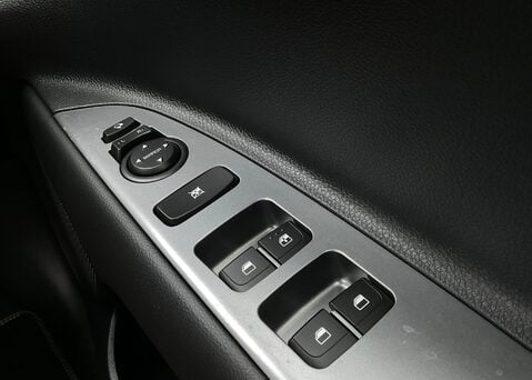 Kia Stonic 1.0 T-GDi DCT 48v GT-Line 'S'  26