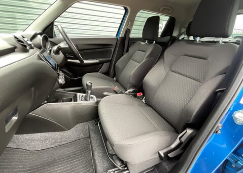 Suzuki Swift SZ5 DUALJET MHEV 12