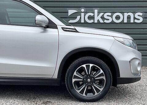 Suzuki Vitara SZ5 MHEV 3