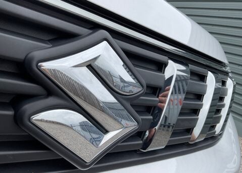 Suzuki Vitara SZ5 MHEV 4