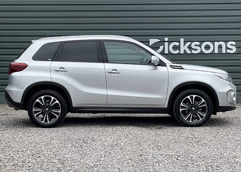 Suzuki Vitara SZ5 MHEV 8