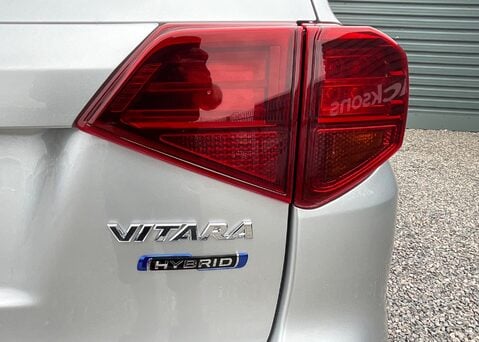 Suzuki Vitara SZ5 MHEV 16