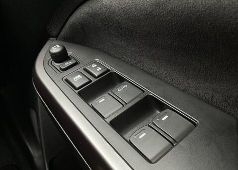 Suzuki Vitara SZ5 MHEV 24
