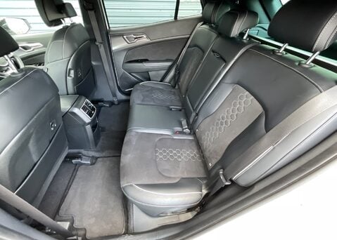 Kia Sportage 1.6 T-GDi 261bhp GT-Line PHEV AWD 17