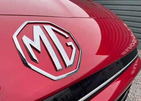 MG HS 1.5 T-GDI TROPHY DCT 4