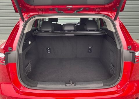 MG HS 1.5 T-GDI TROPHY DCT 19