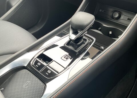 MG HS 1.5 T-GDI TROPHY DCT 22