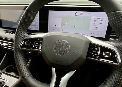 MG HS 1.5 T-GDI TROPHY DCT 23