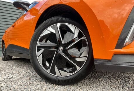 MG MG4 EV TROPHY 64kWh
